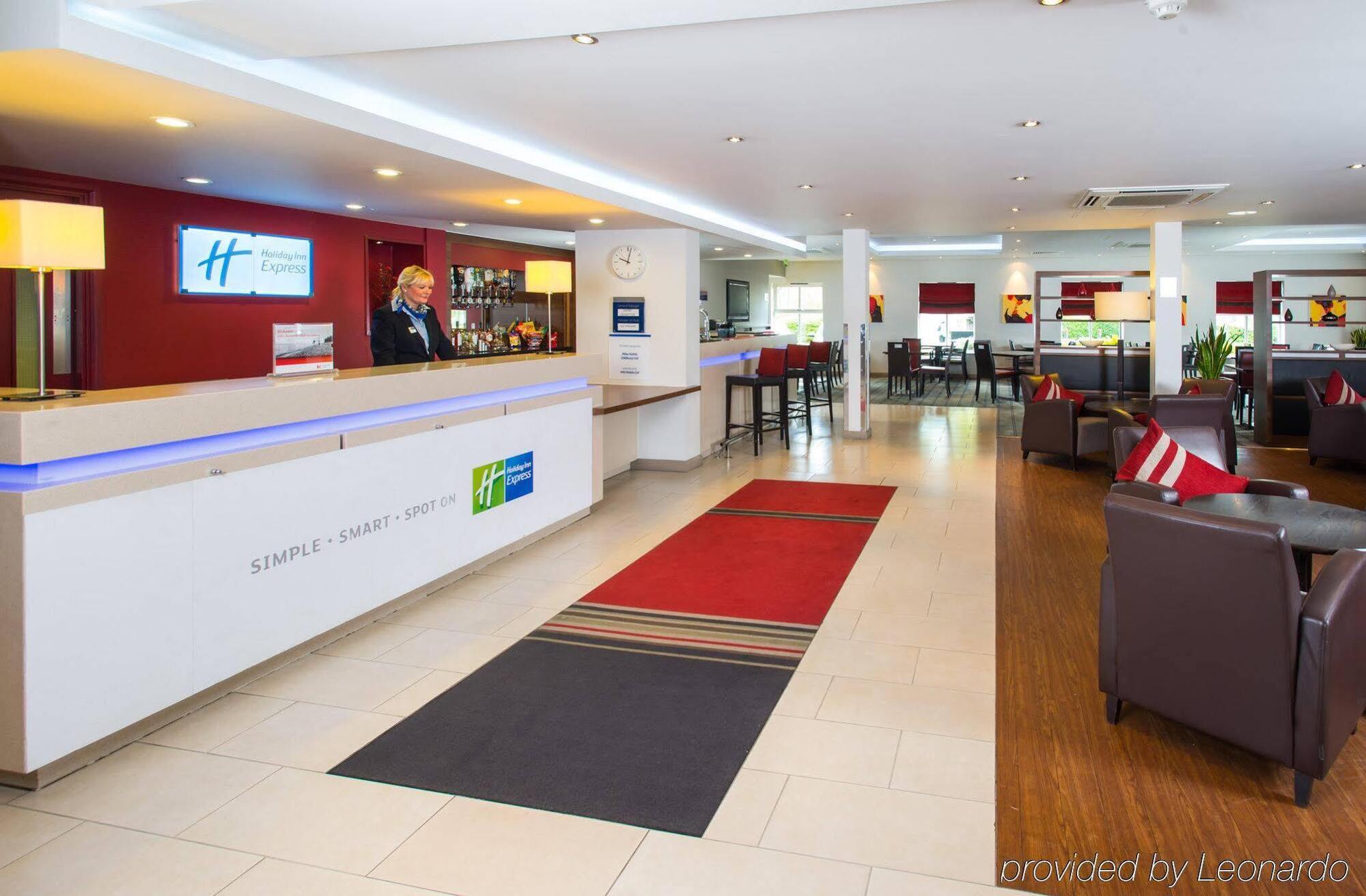 Holiday Inn Express Birmingham Oldbury By Ihg Bagian luar foto